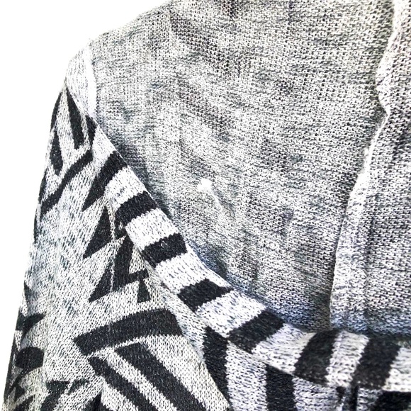 ✨3/$30✨ GOLDEN POPPY AZTEC HOODIE CARDIGAN - Picture 5 of 7